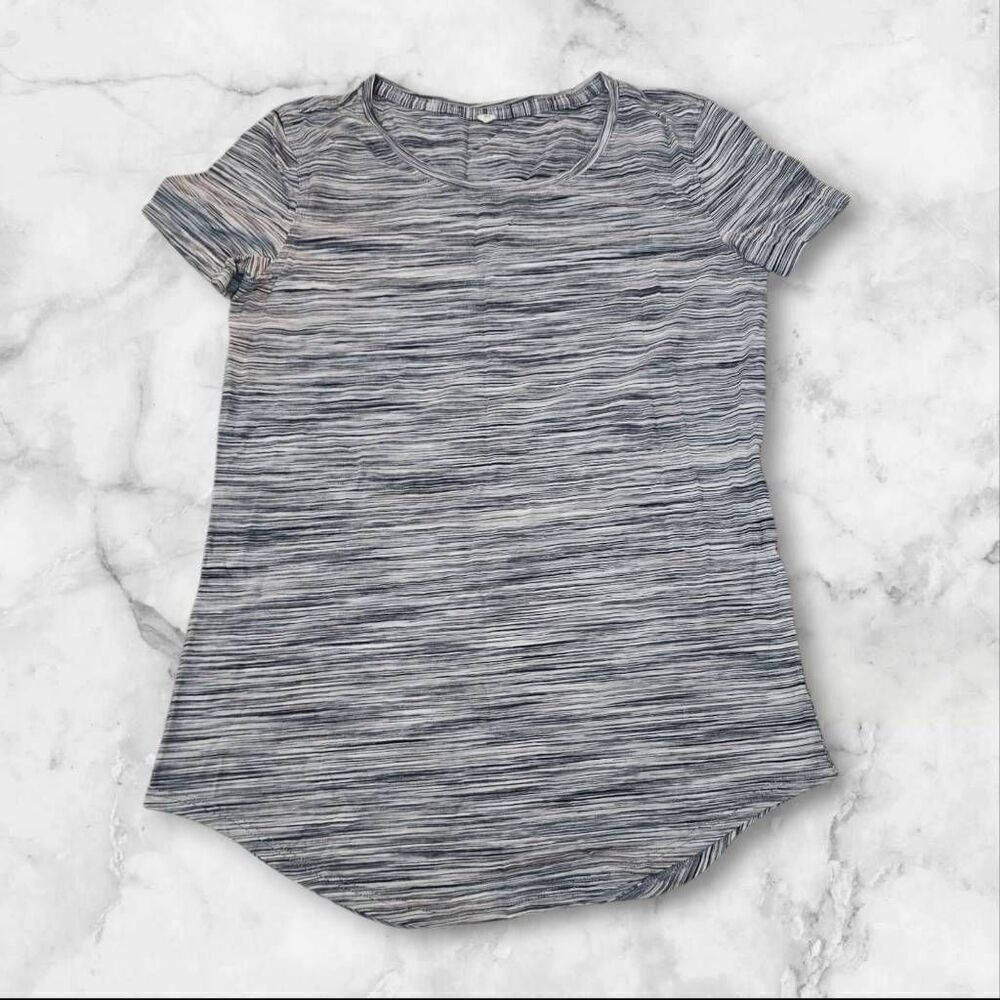 Lululemon Size 4 Heathered Gray Short Sleeve Shirt